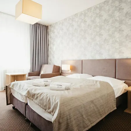 Akces Medical Fit&Spa Basen, Sauna, Jacuzzi i Siłownia w Cenie-2